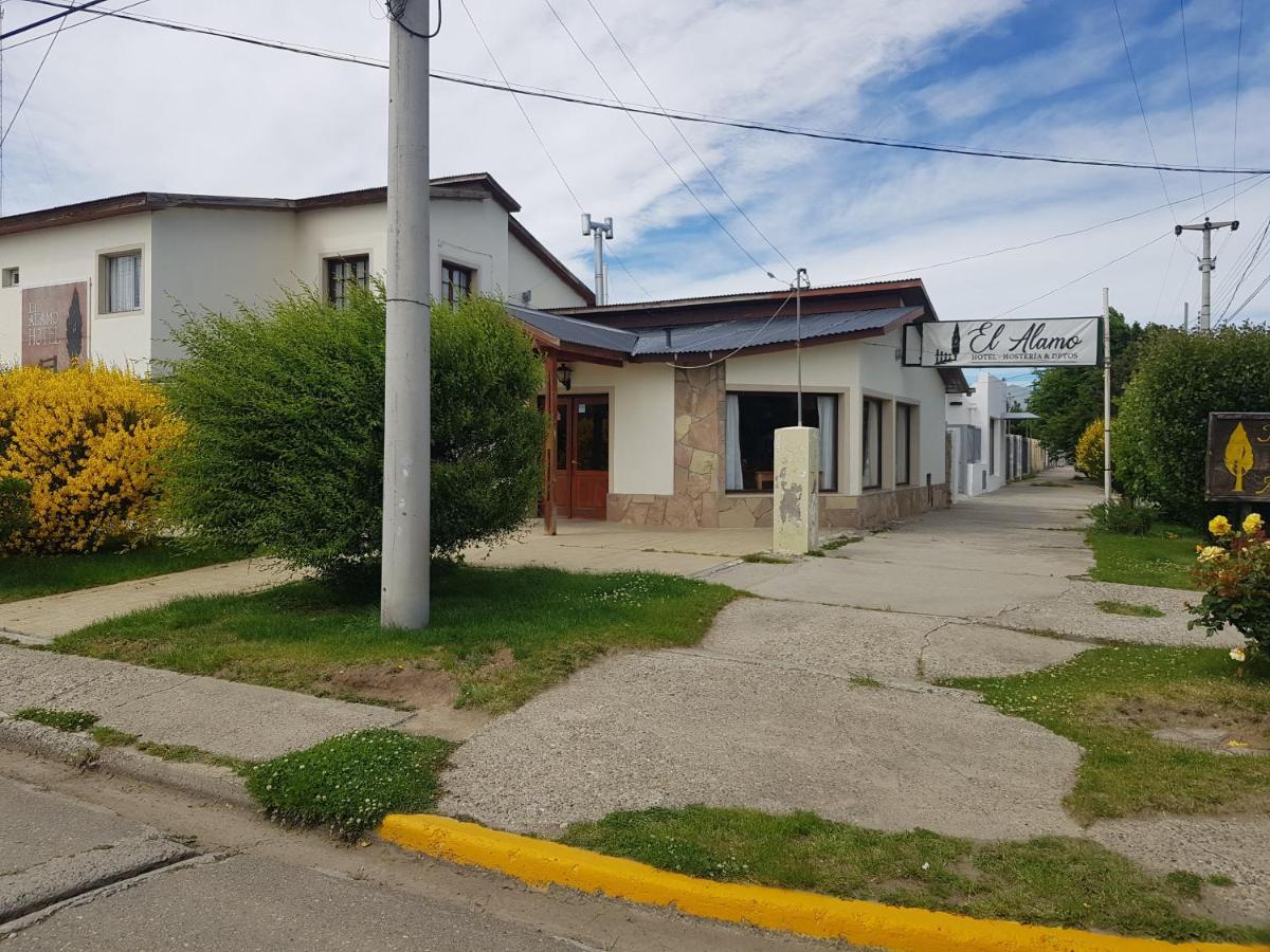 Hosteria El Alamo Hotel Comandante Luis Piedra Buena Exterior photo